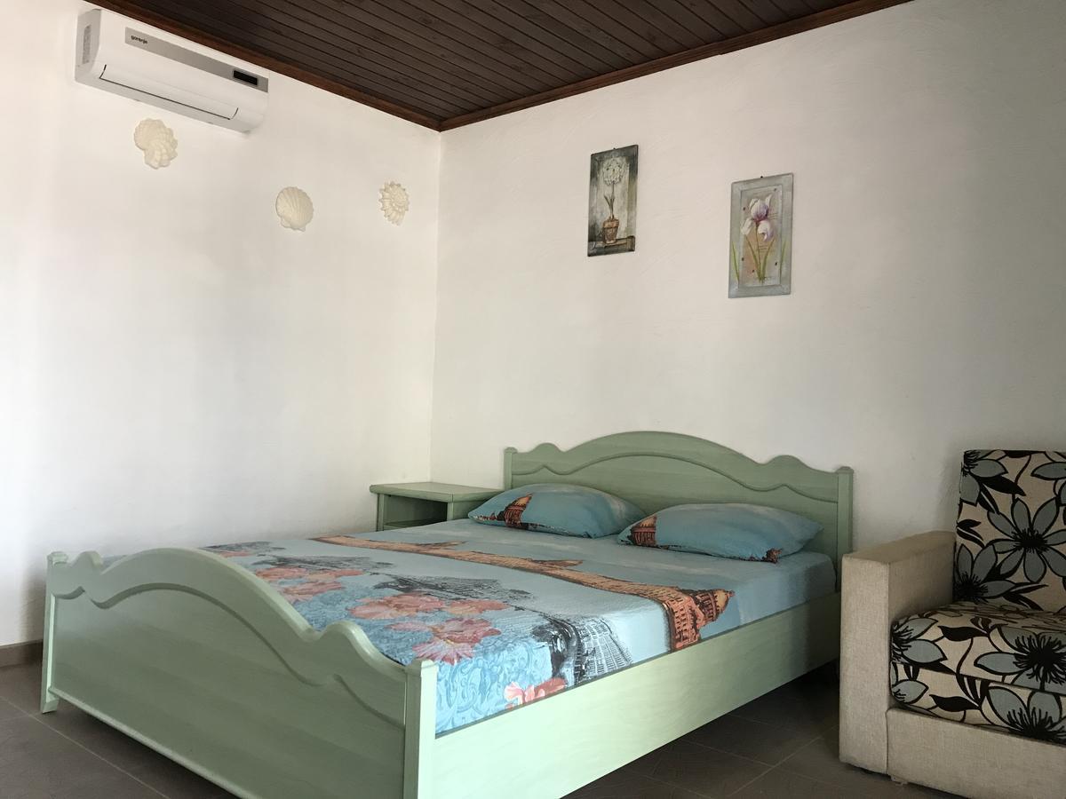 Akvitaniya Mini-Hotel Zatoka Bagian luar foto